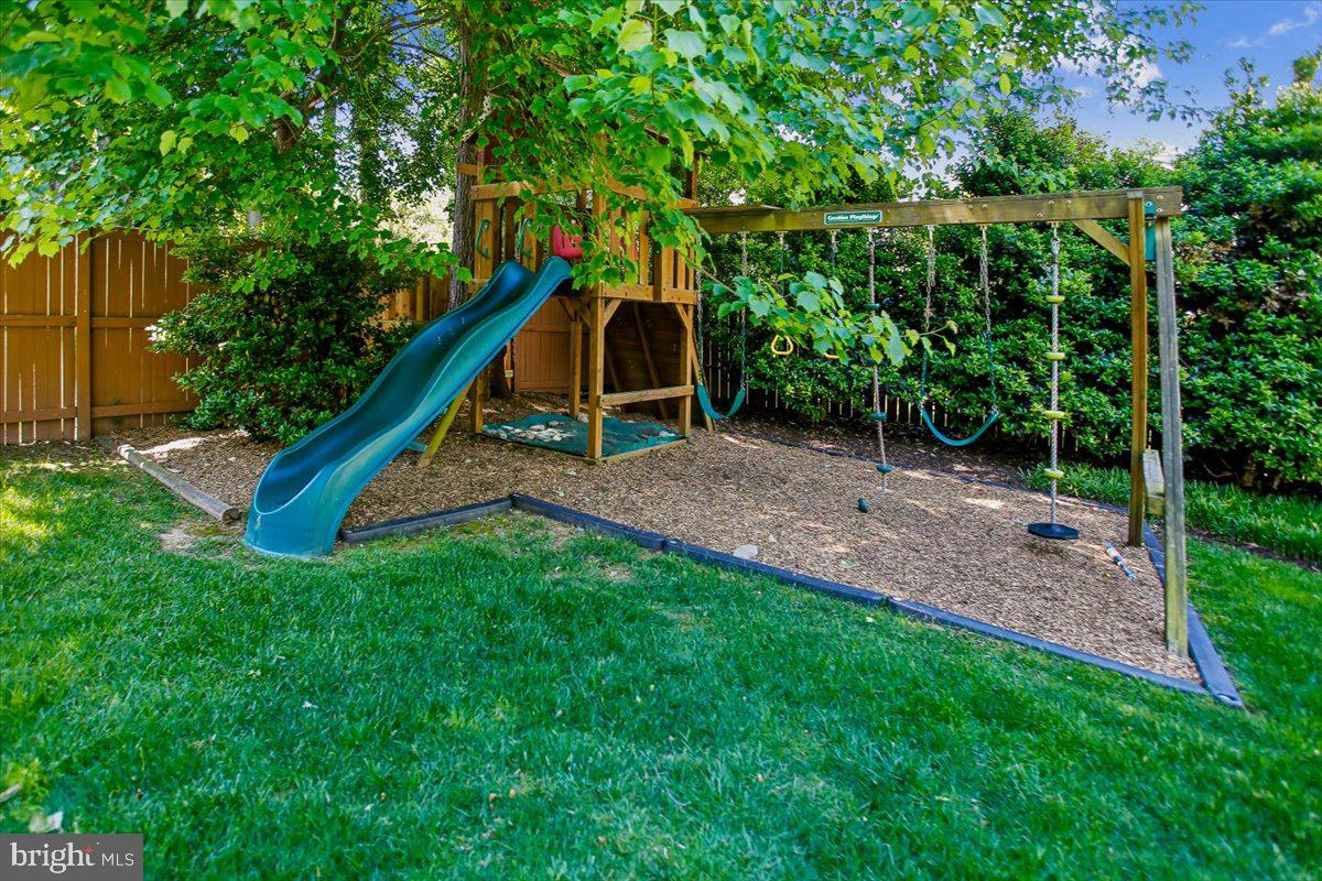 2134 EMILYS LANE