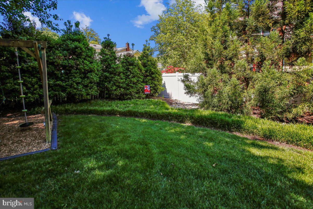 2134 EMILYS LANE