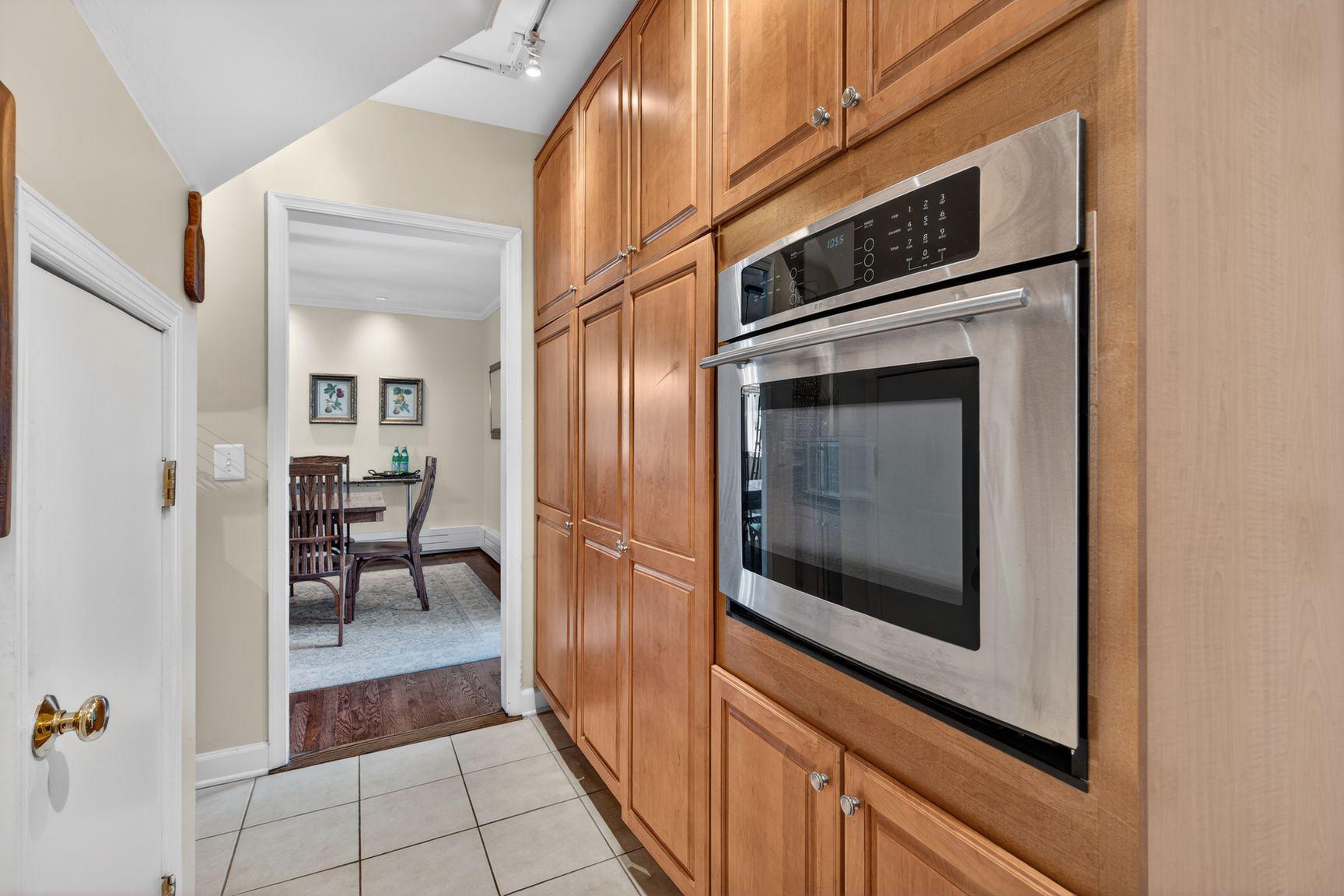 4428 BROOKSIDE DRIVE