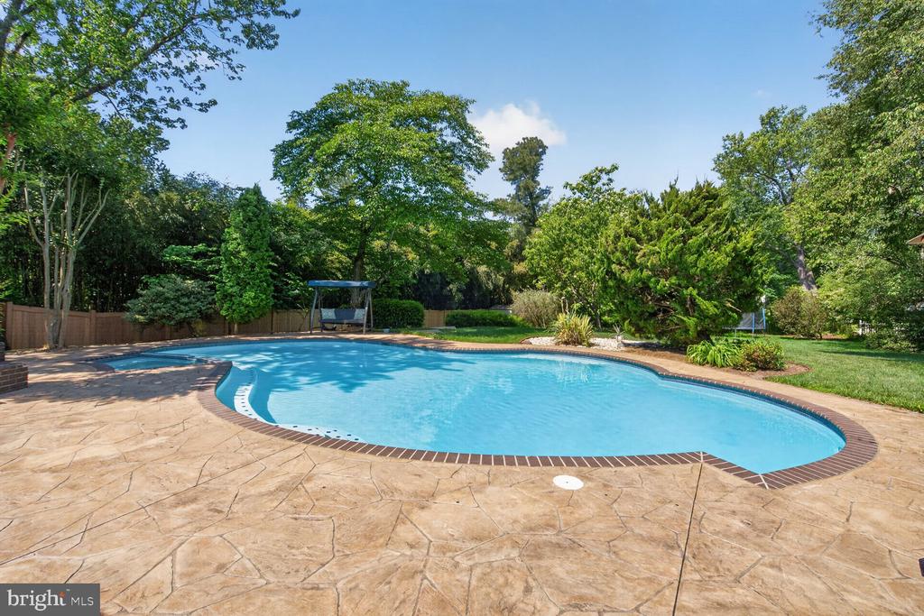 4428 BROOKSIDE DRIVE