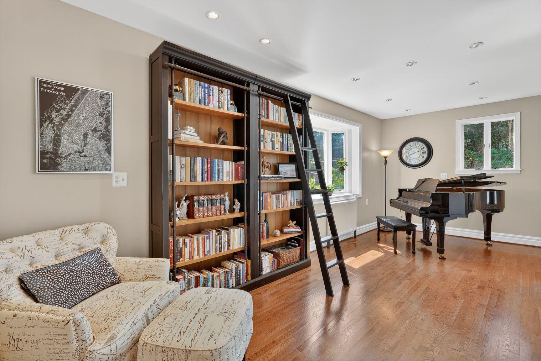 4428 BROOKSIDE DRIVE