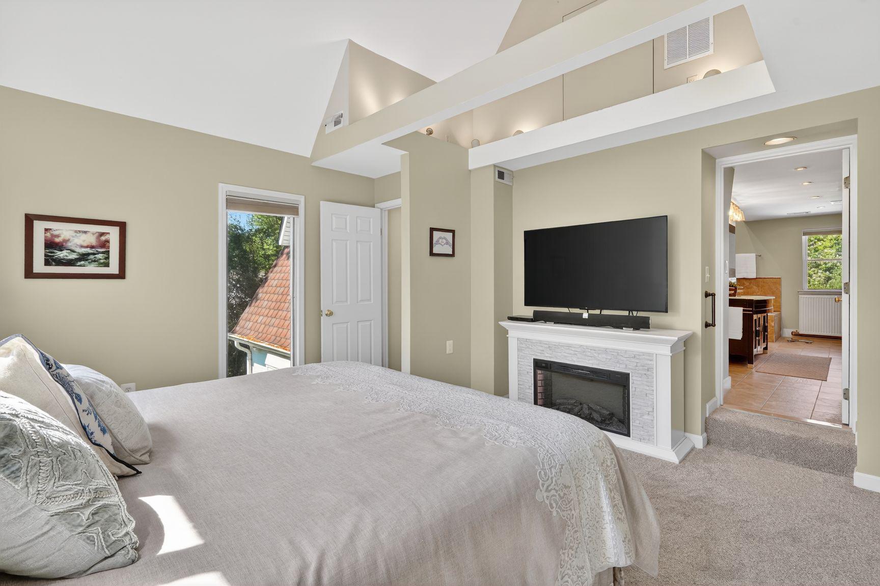 4428 BROOKSIDE DRIVE