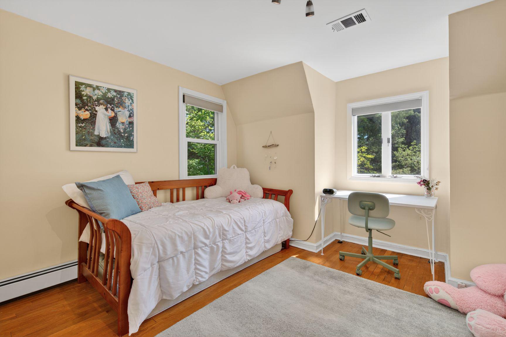 4428 BROOKSIDE DRIVE