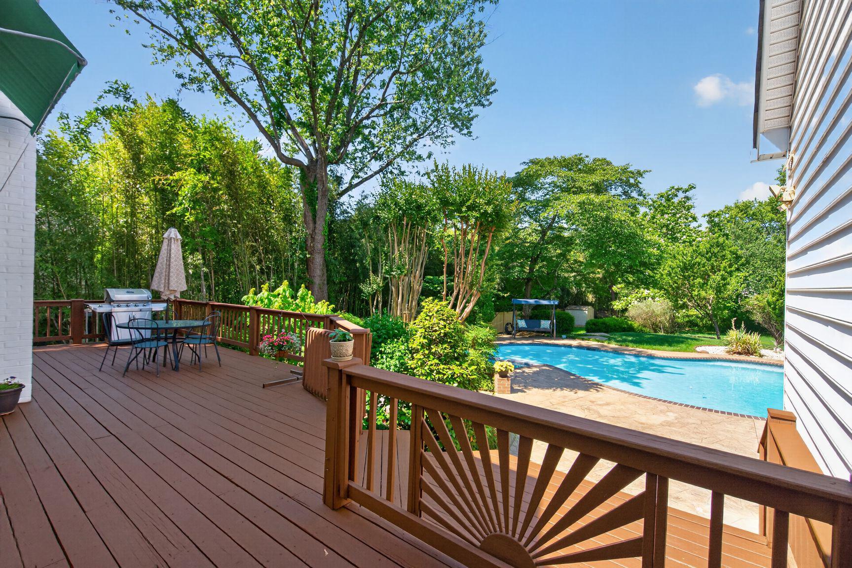 4428 BROOKSIDE DRIVE