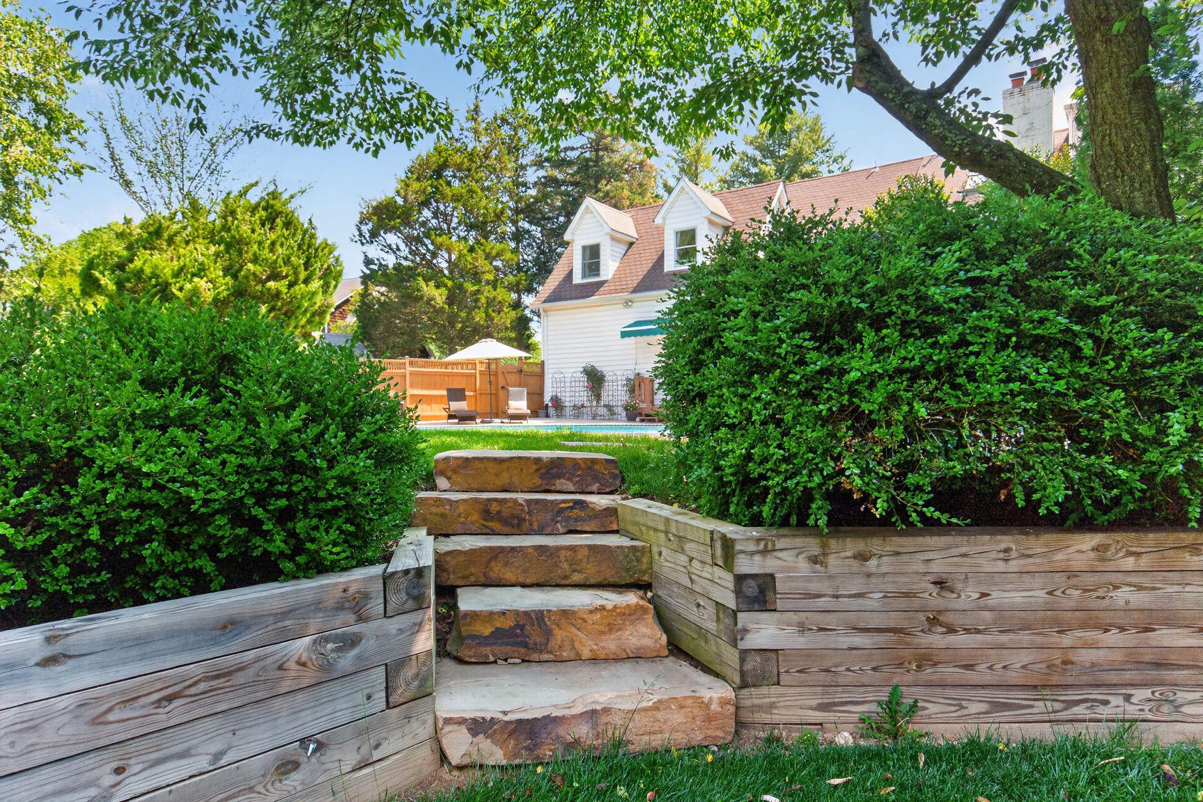 4428 BROOKSIDE DRIVE
