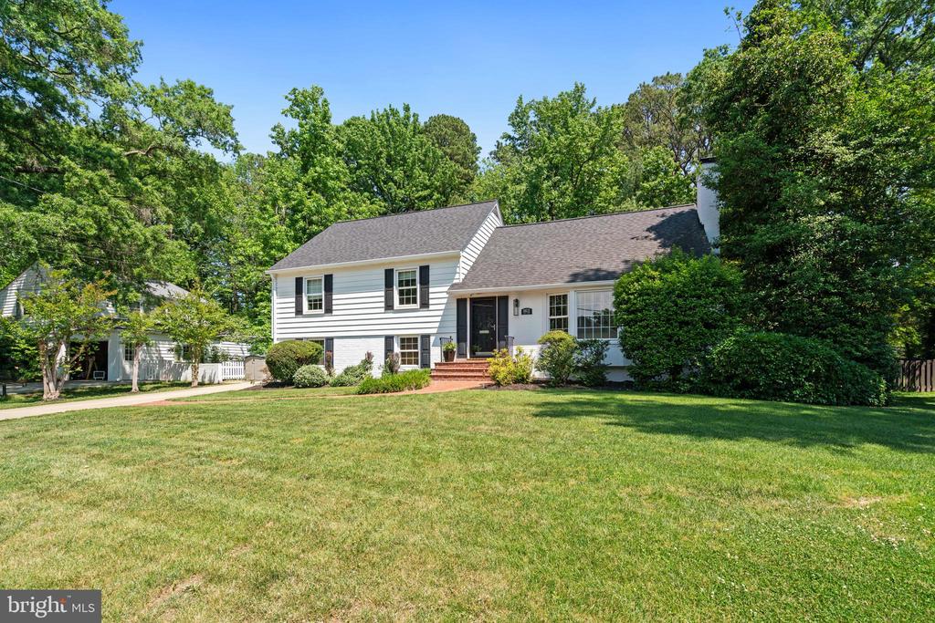 8611 CYRUS PLACE