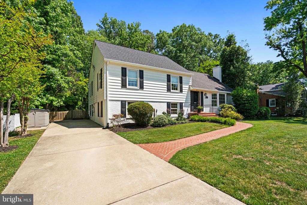 8611 CYRUS PLACE
