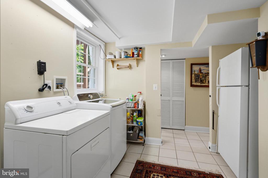 8611 CYRUS PLACE