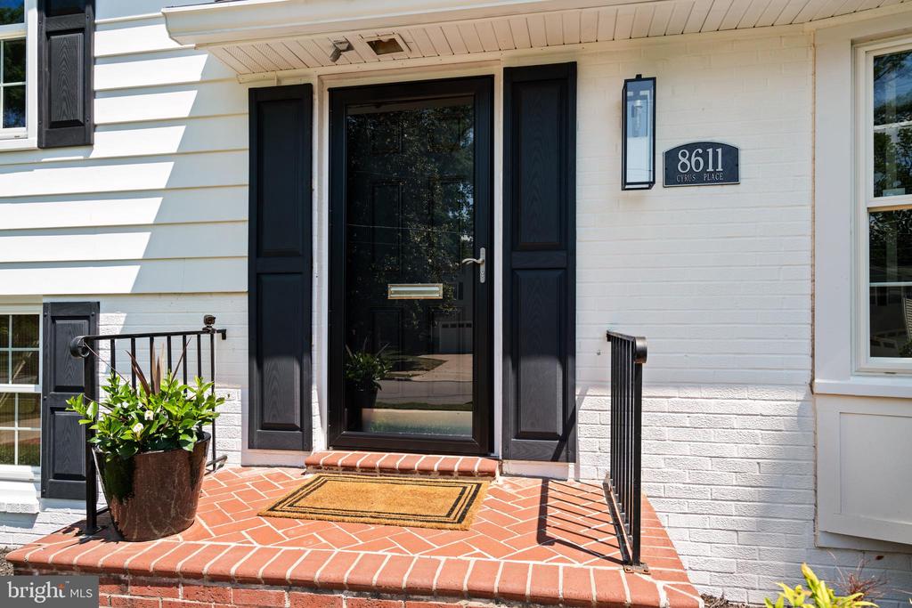 8611 CYRUS PLACE