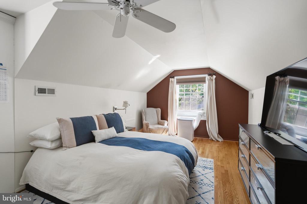8611 CYRUS PLACE