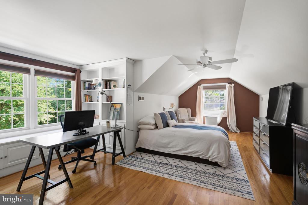 8611 CYRUS PLACE