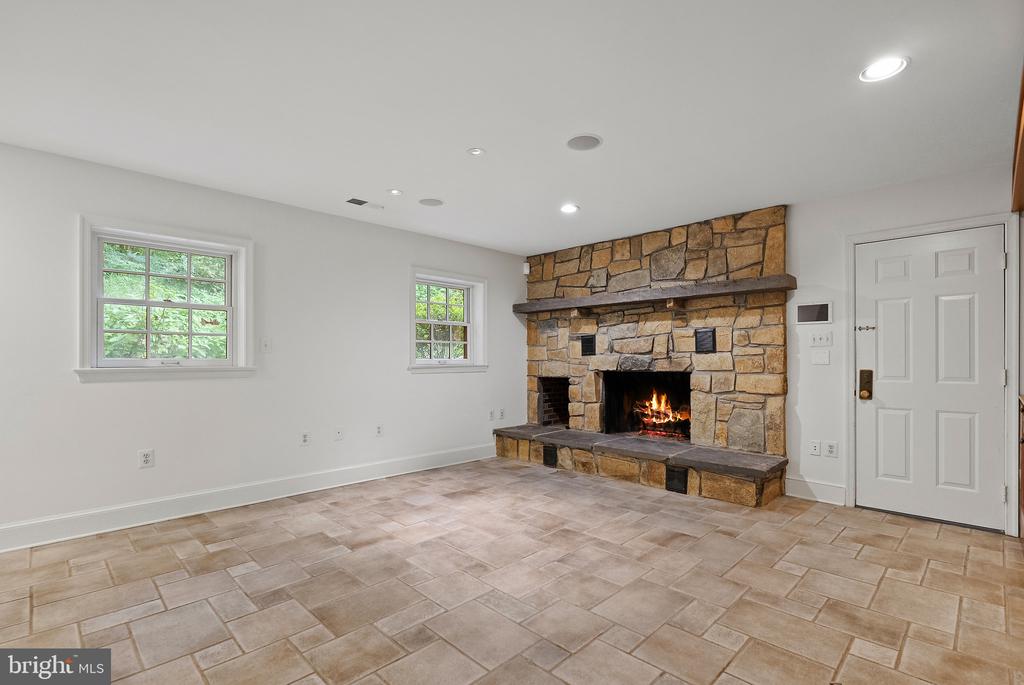 1531 WINDSTONE DRIVE