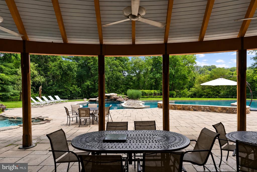1531 WINDSTONE DRIVE