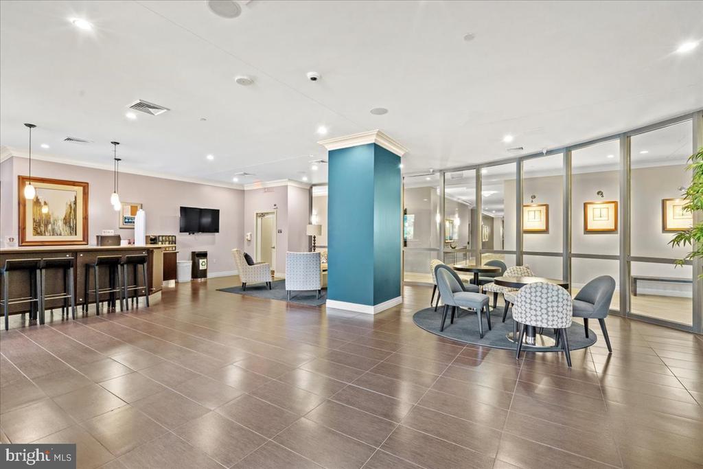 2451 MIDTOWN AVENUE Unit: 917