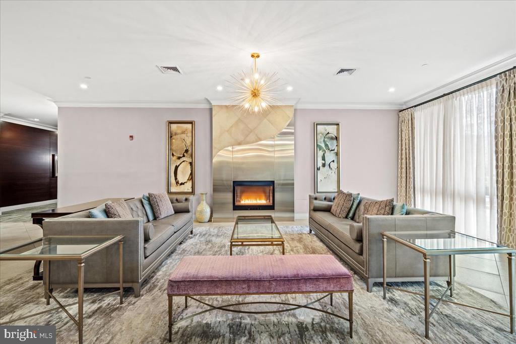 2451 MIDTOWN AVENUE Unit: 917
