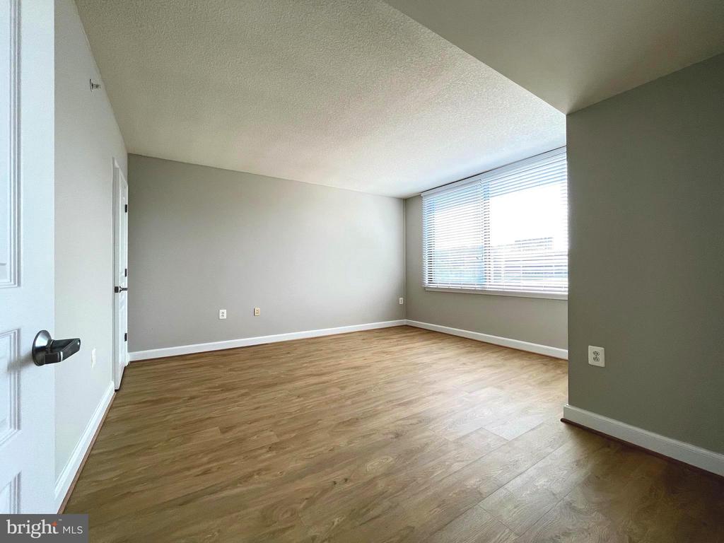 2451 MIDTOWN AVENUE Unit: 917