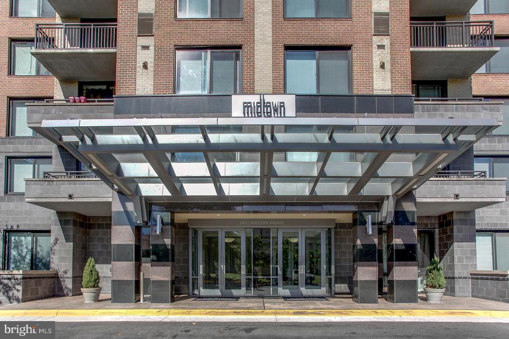 2451 MIDTOWN AVENUE Unit: 917