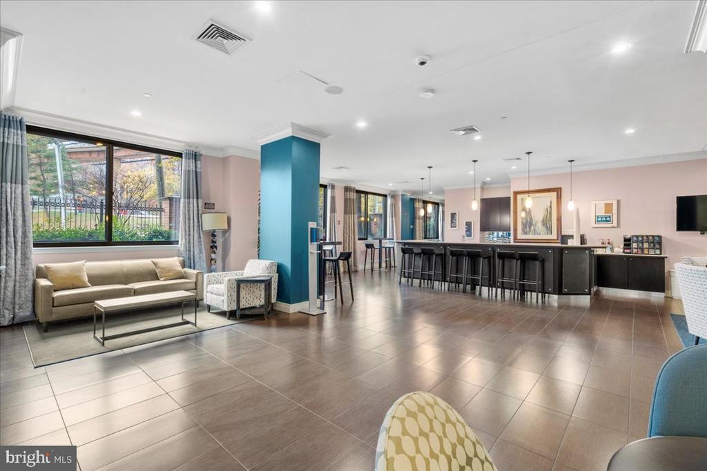 2451 MIDTOWN AVENUE Unit: 917