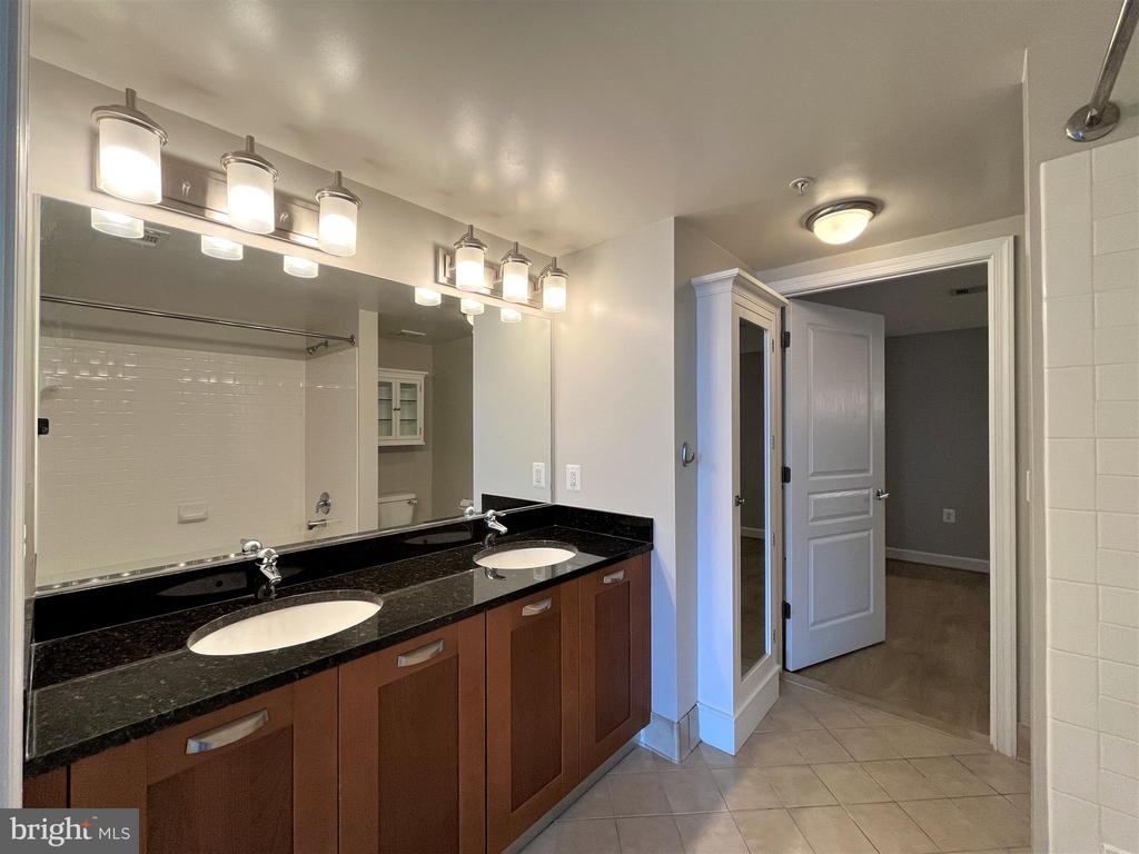 2451 MIDTOWN AVENUE Unit: 917