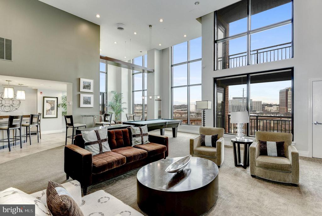 2451 MIDTOWN AVENUE Unit: 917