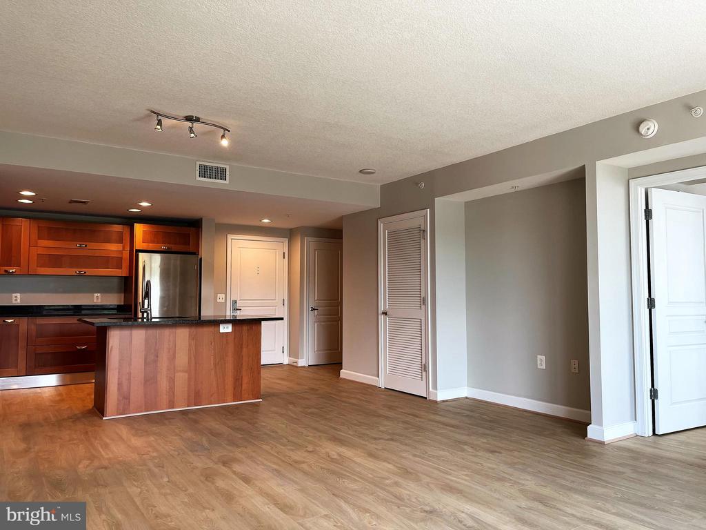2451 MIDTOWN AVENUE Unit: 917