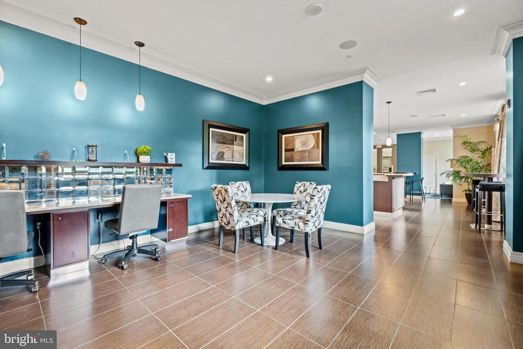 2451 MIDTOWN AVENUE Unit: 917
