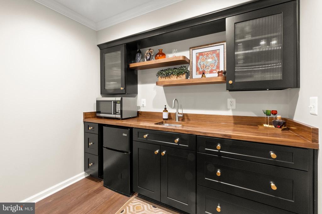 6258 MASEFIELD COURT
