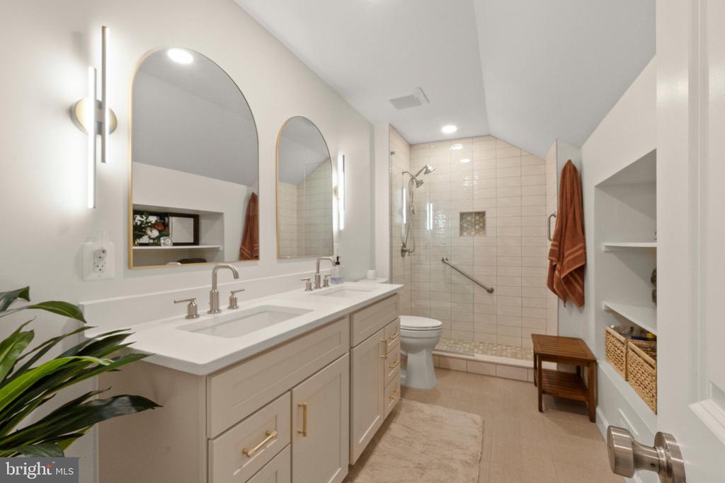 6258 MASEFIELD COURT