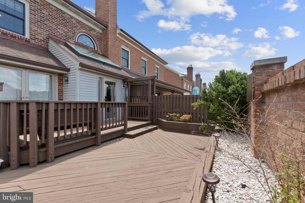 6258 MASEFIELD COURT