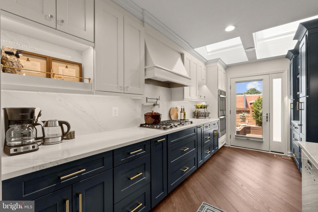 6258 MASEFIELD COURT