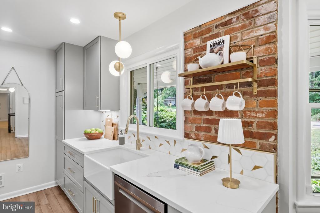 5109 RED FOX DRIVE