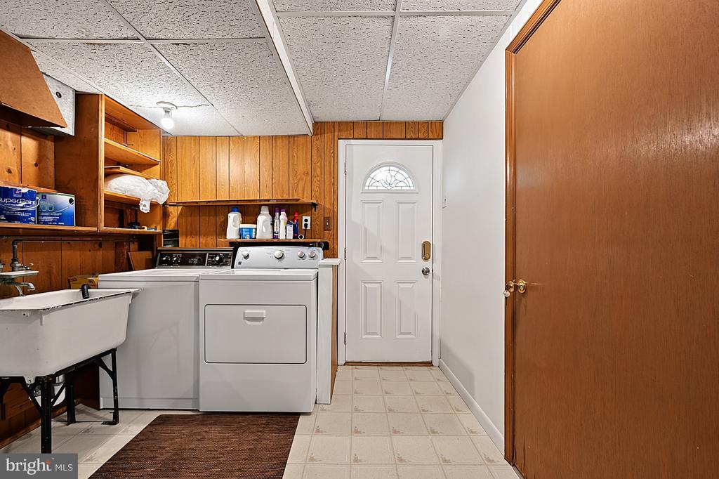 1308 WAKE FOREST DRIVE