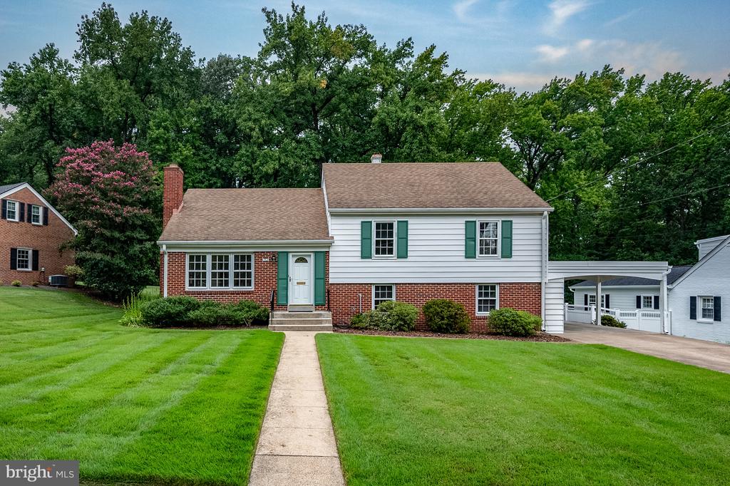 1308 WAKE FOREST DRIVE