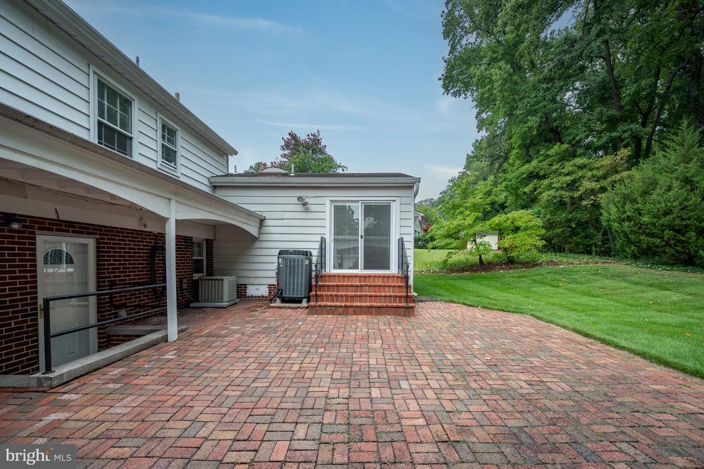 1308 WAKE FOREST DRIVE