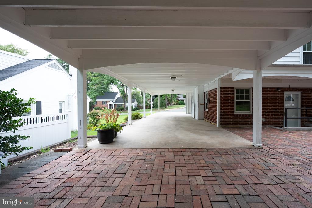 1308 WAKE FOREST DRIVE