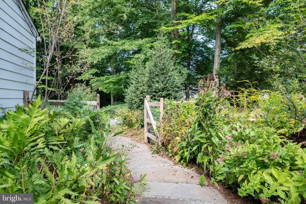 5124 CLINTON ROAD