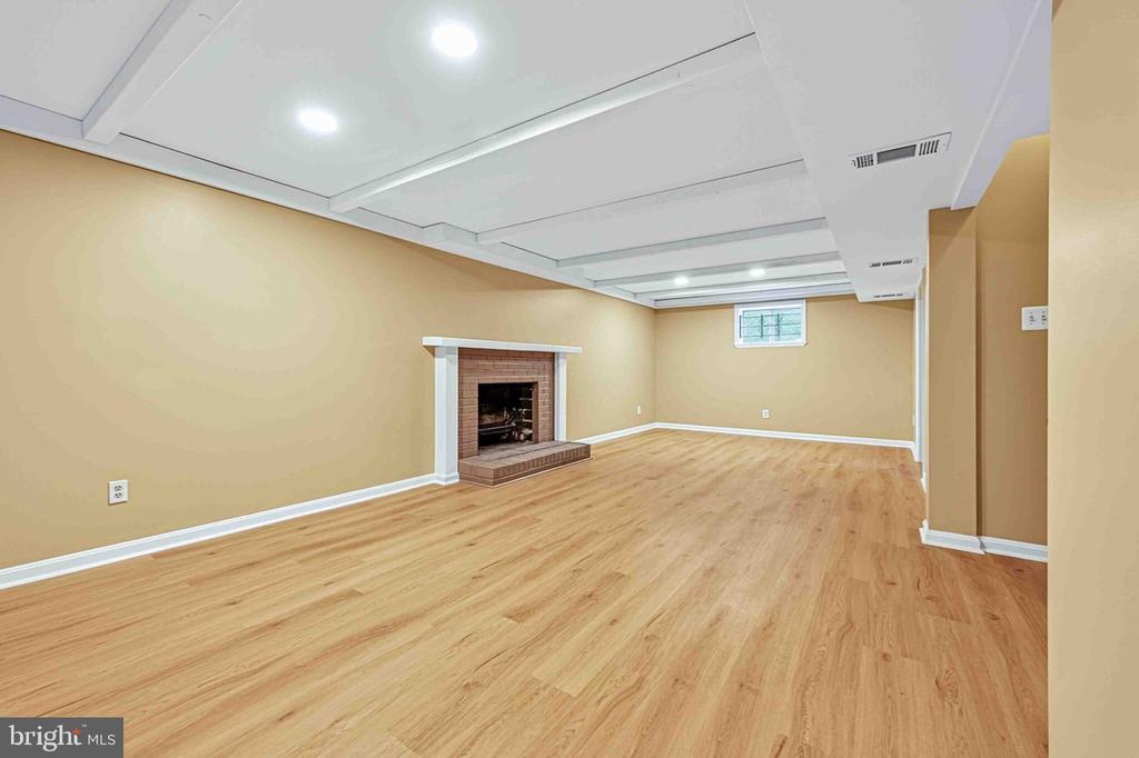 5124 CLINTON ROAD
