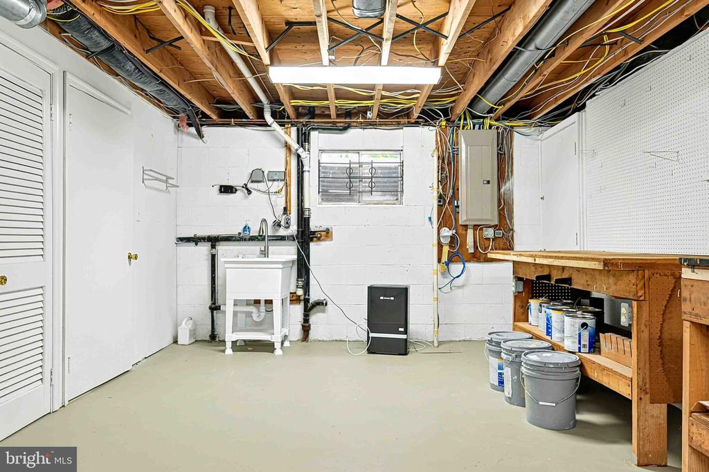 5124 CLINTON ROAD