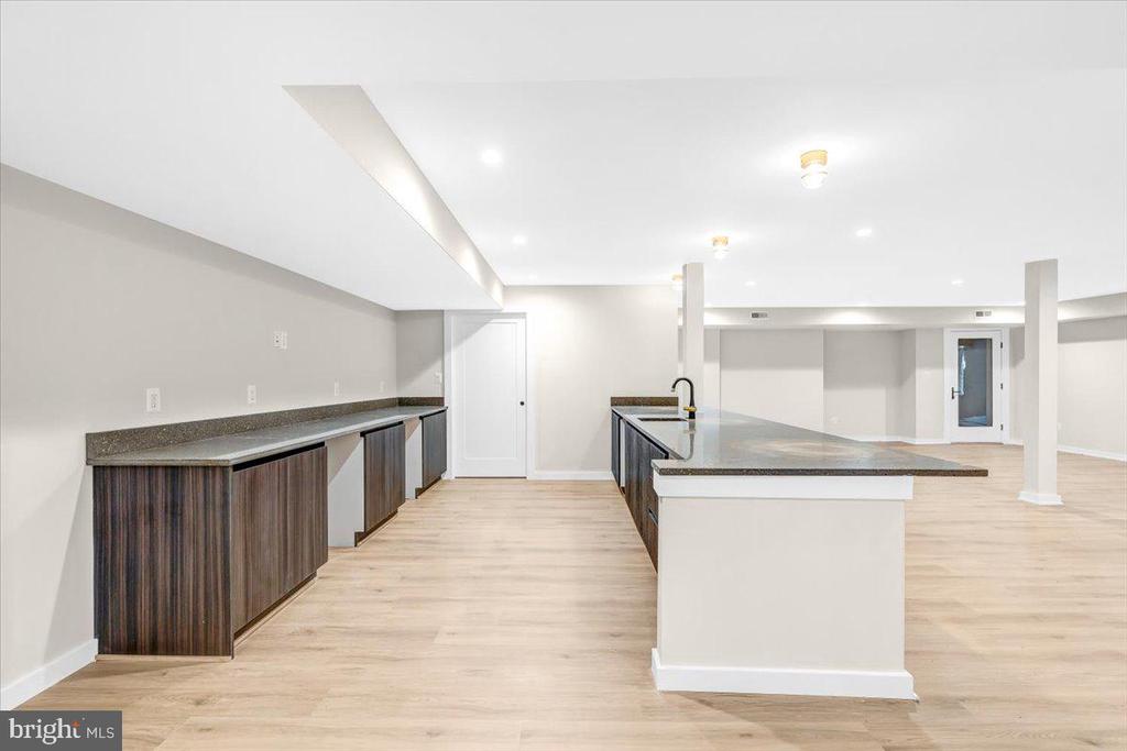 9433 FERRY LANDING COURT