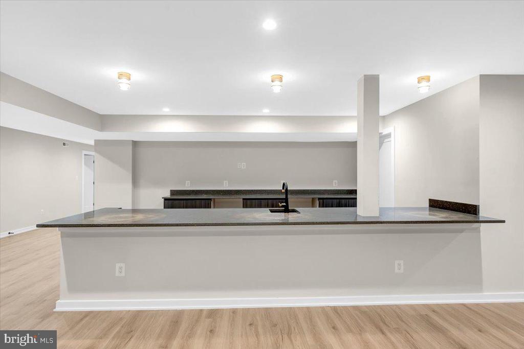 9433 FERRY LANDING COURT