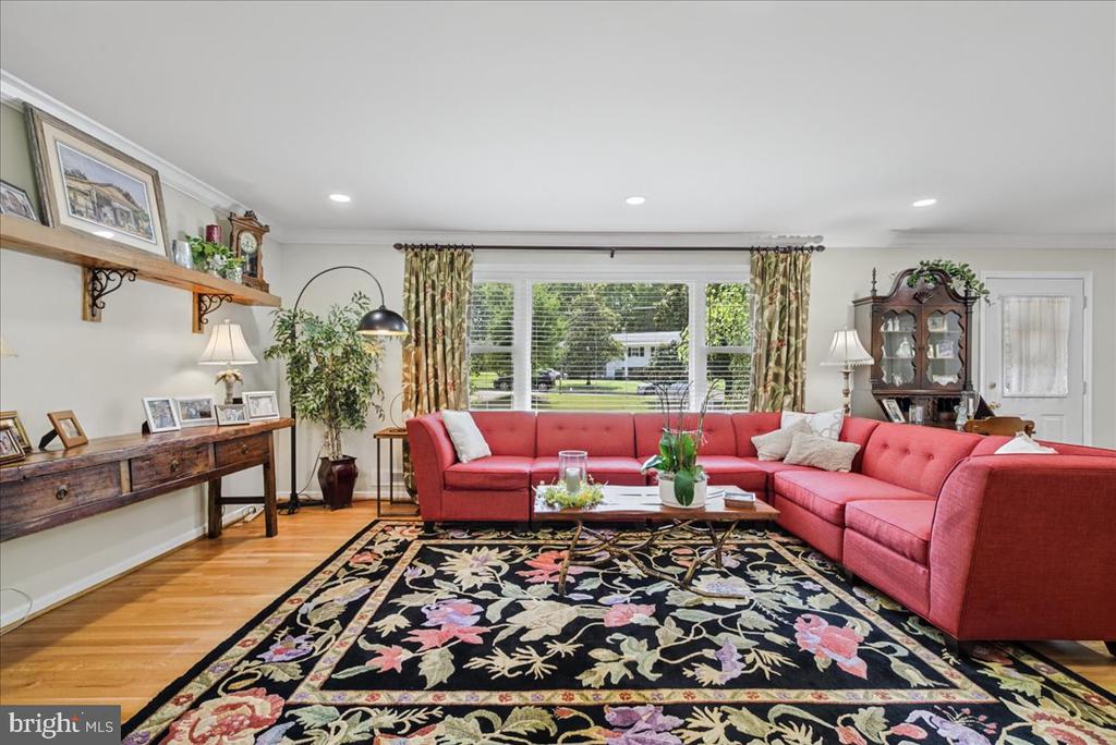 4000 MAVIS COURT