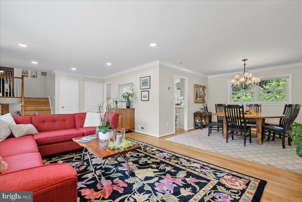 4000 MAVIS COURT