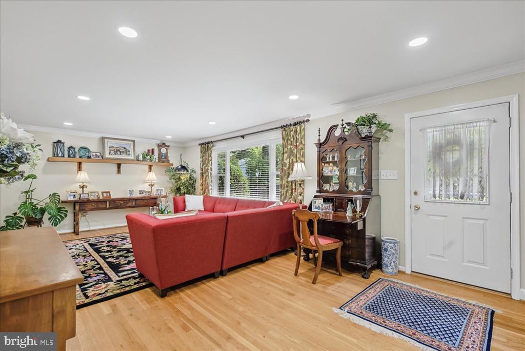 4000 MAVIS COURT