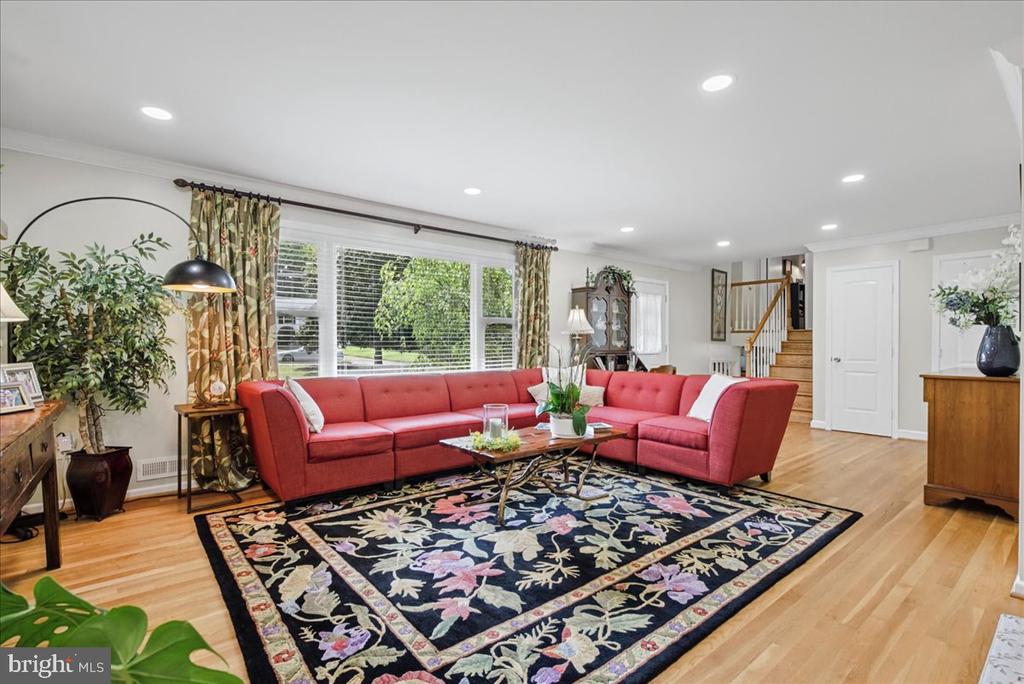 4000 MAVIS COURT