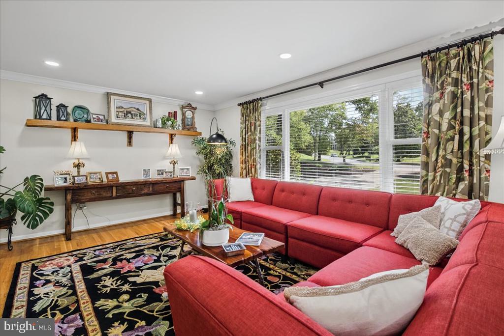4000 MAVIS COURT