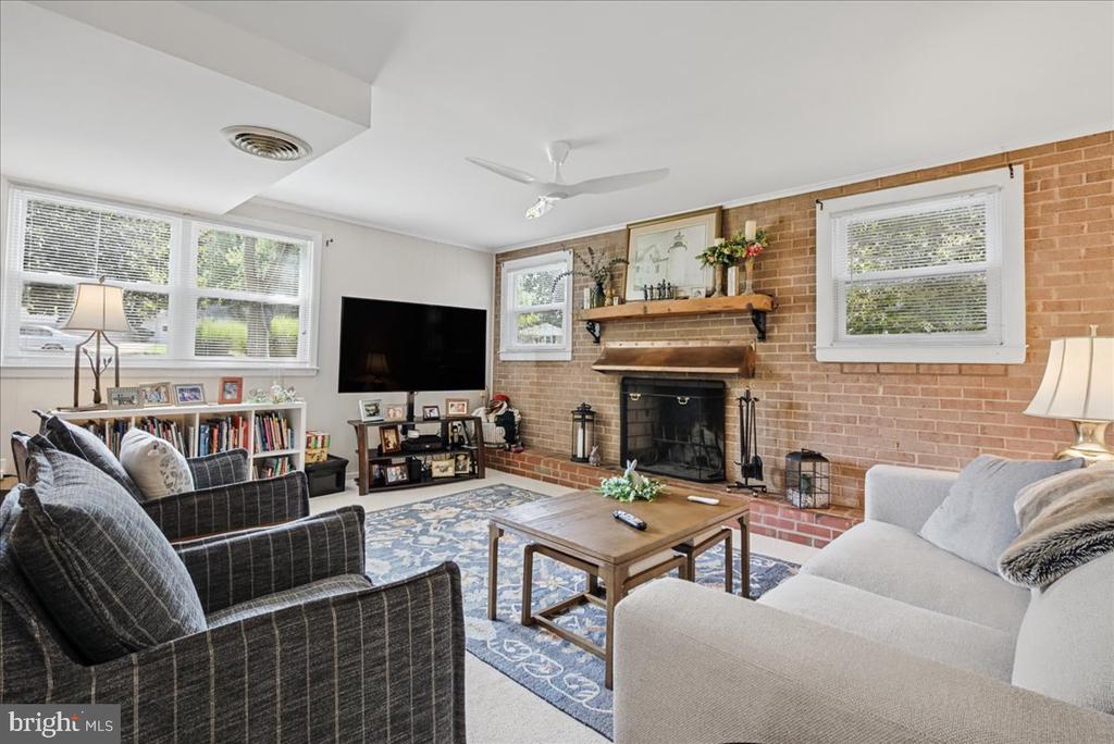 4000 MAVIS COURT