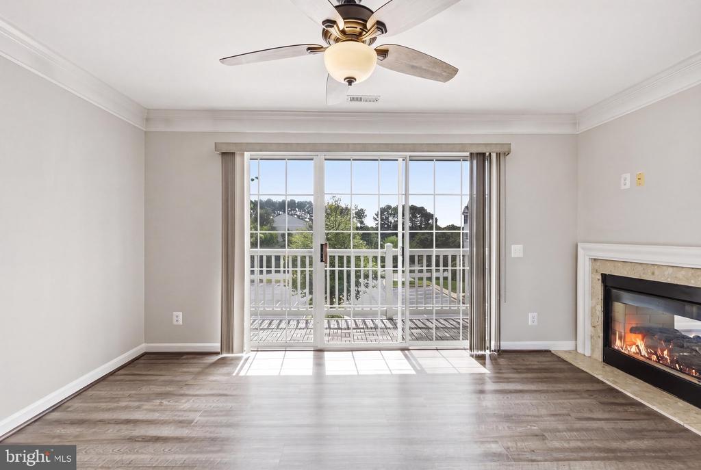 21833 BALDWIN SQUARE Unit: 300