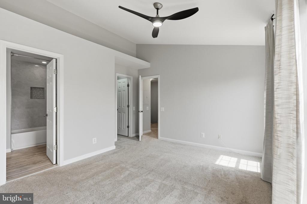 21833 BALDWIN SQUARE Unit: 300