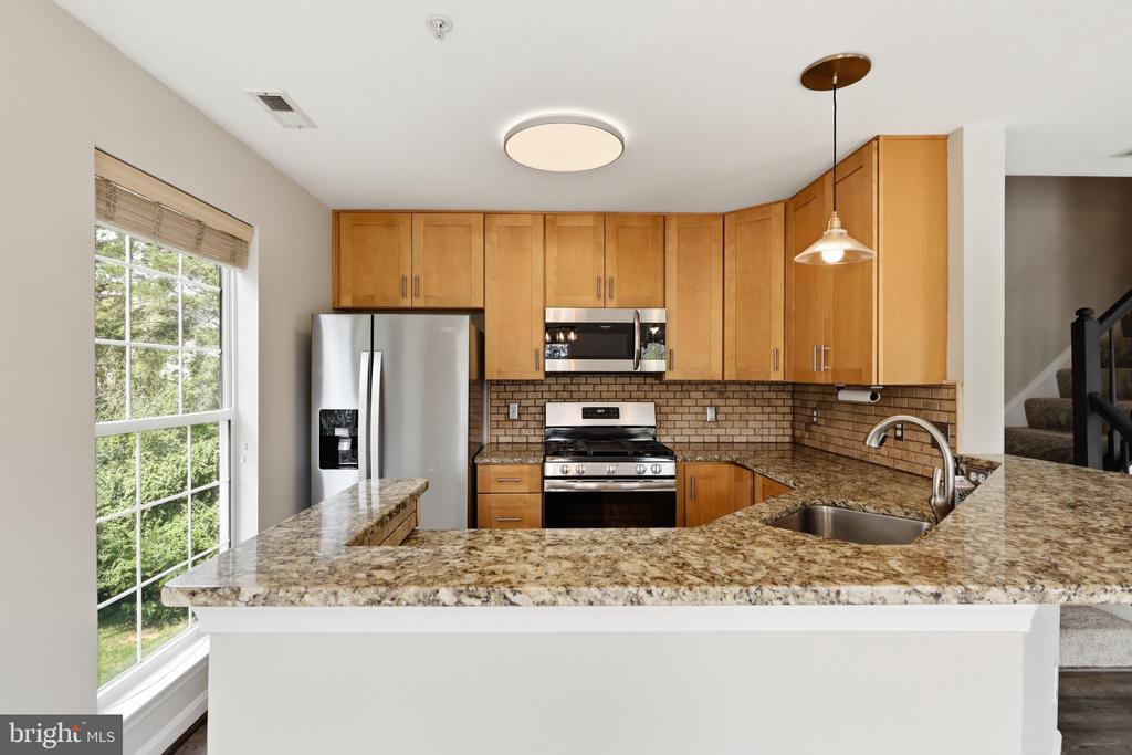 21833 BALDWIN SQUARE Unit: 300