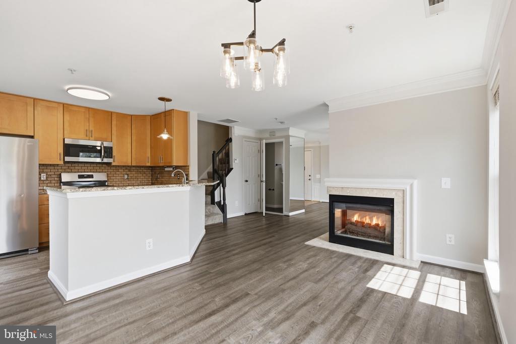 21833 BALDWIN SQUARE Unit: 300